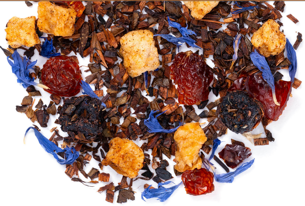 HoneyBush Blueberry Pancake loose leaf tea with dried blueberries and ingredients